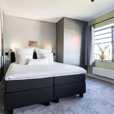 Central Tilburg Apartments Hotel *