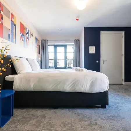 Central Tilburg Apartments Hotel