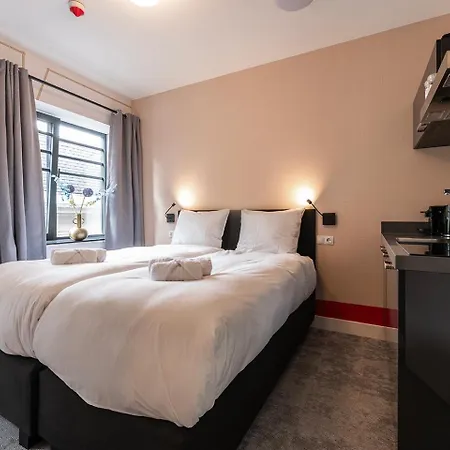 Central Tilburg Apartments Hotel *