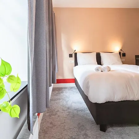 Central Tilburg Apartments Hotel *