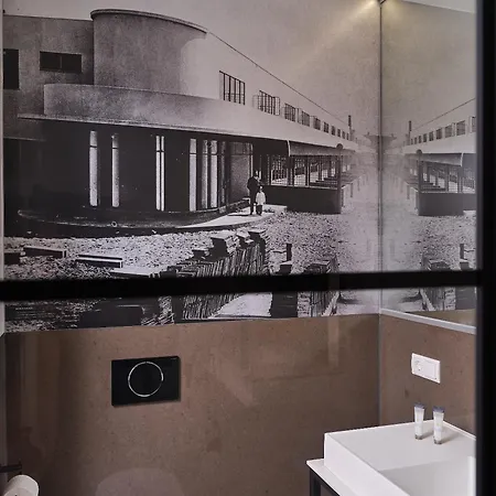 Central Tilburg Apartments Hotel *